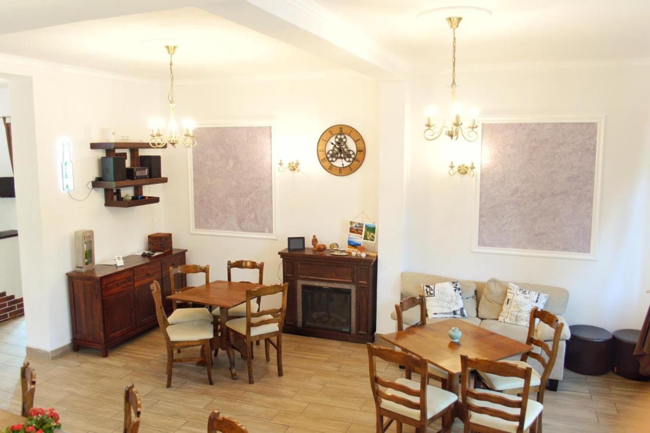 Pensiunea Casa Rica Călimăneşti 外观 照片