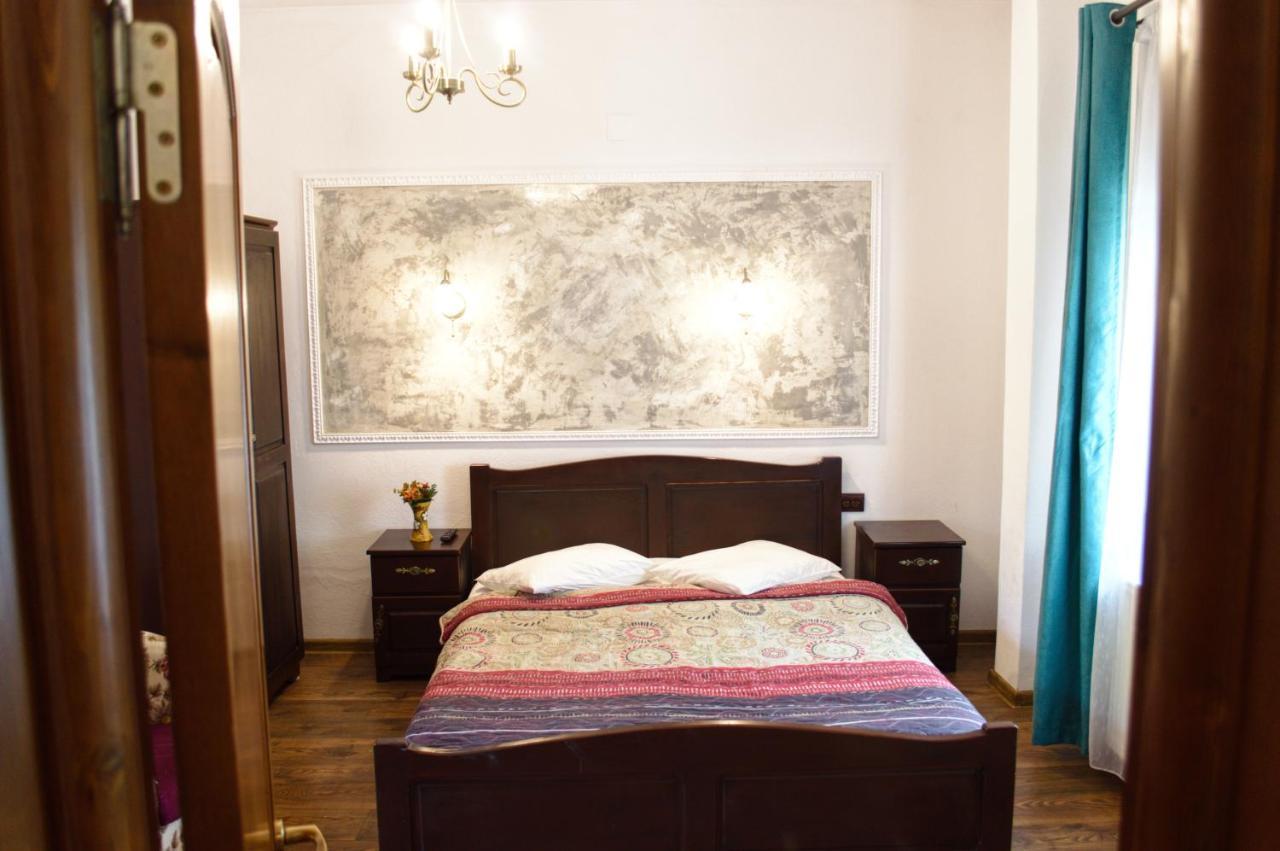 Pensiunea Casa Rica Călimăneşti 外观 照片