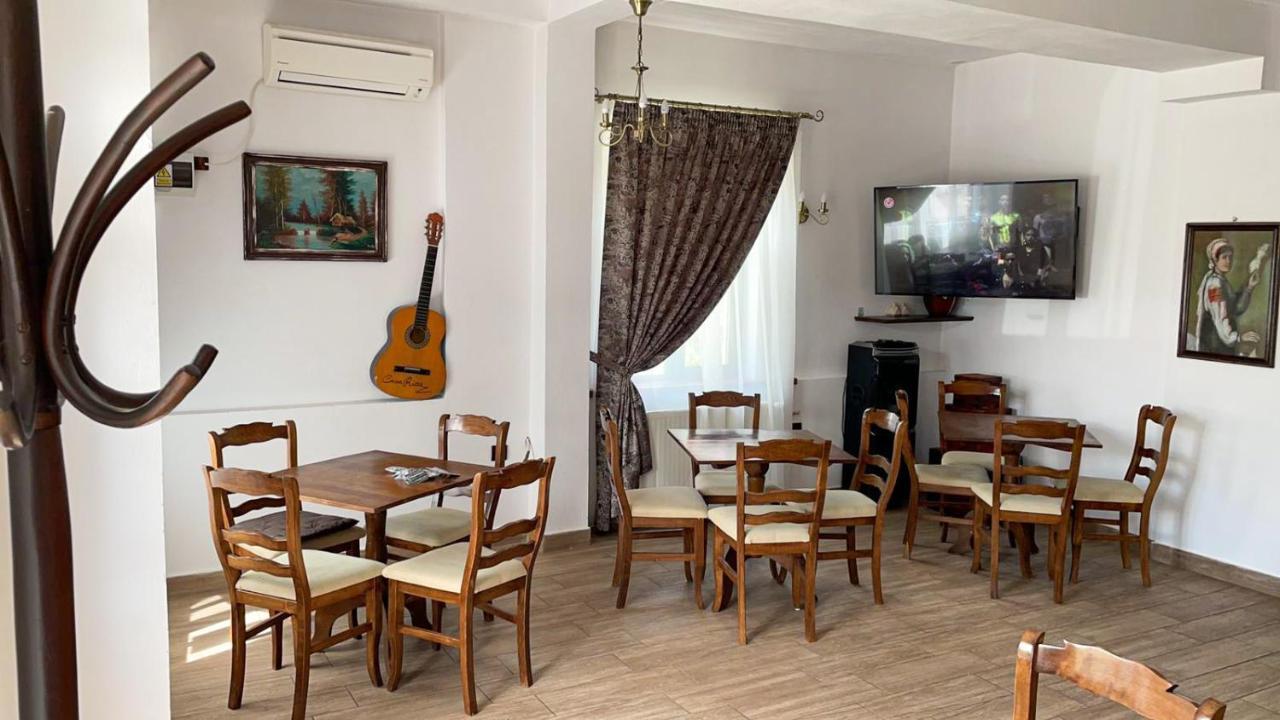 Pensiunea Casa Rica Călimăneşti 外观 照片