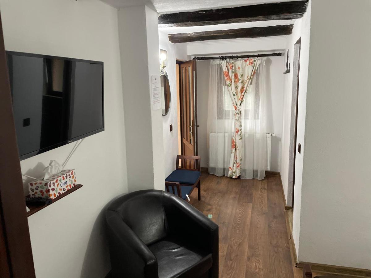 Pensiunea Casa Rica Călimăneşti 外观 照片