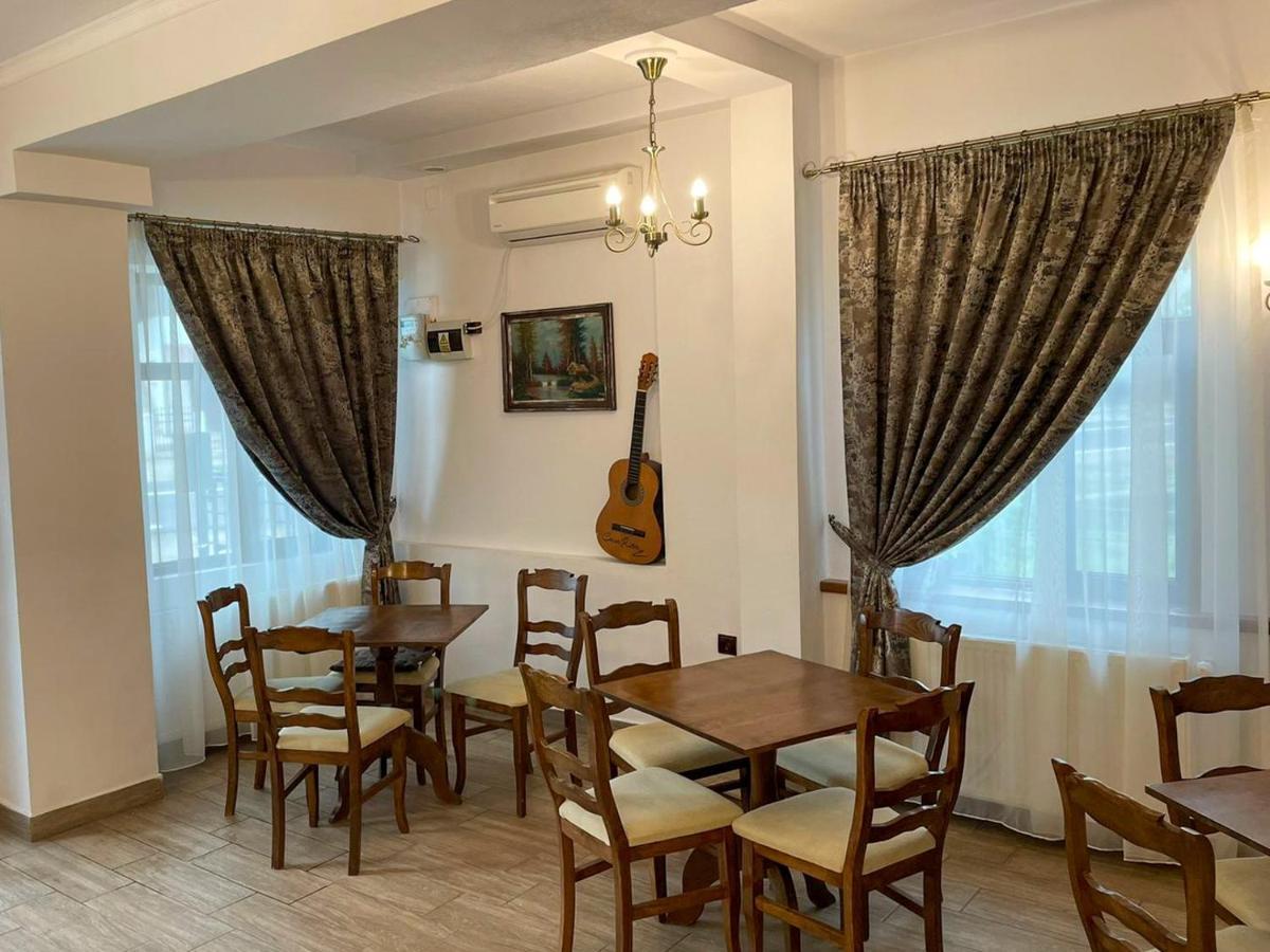 Pensiunea Casa Rica Călimăneşti 外观 照片