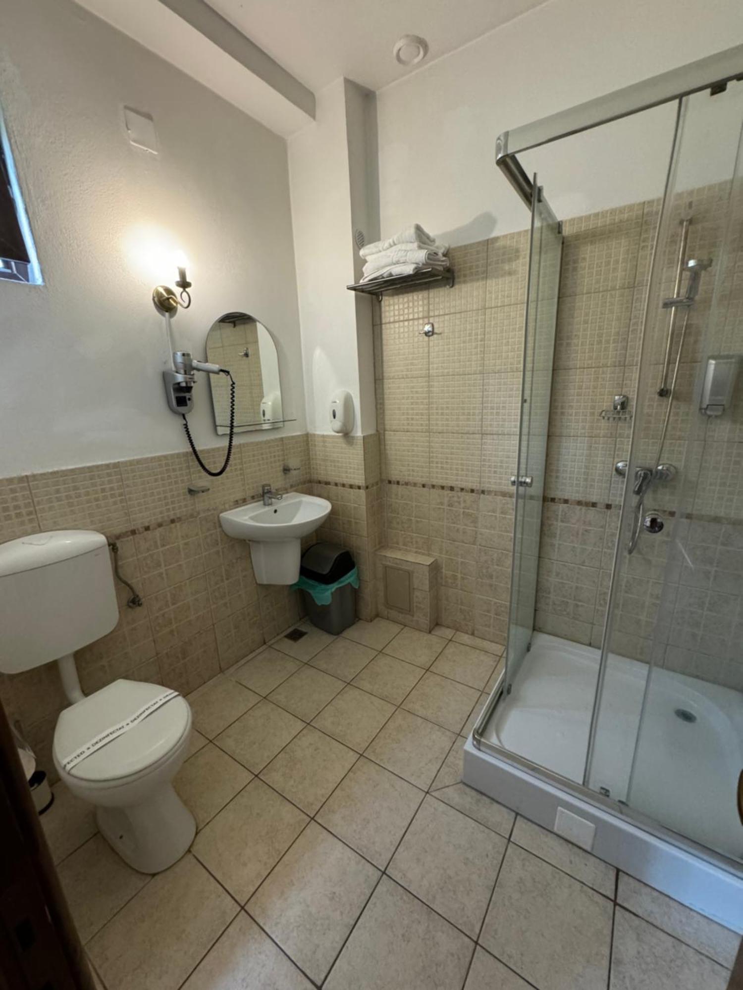 Pensiunea Casa Rica Călimăneşti 外观 照片