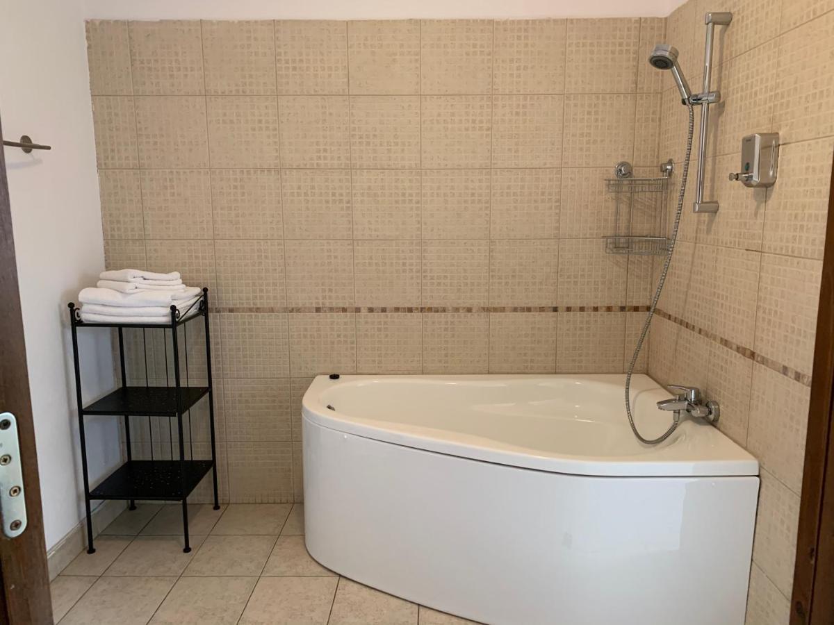 Pensiunea Casa Rica Călimăneşti 外观 照片